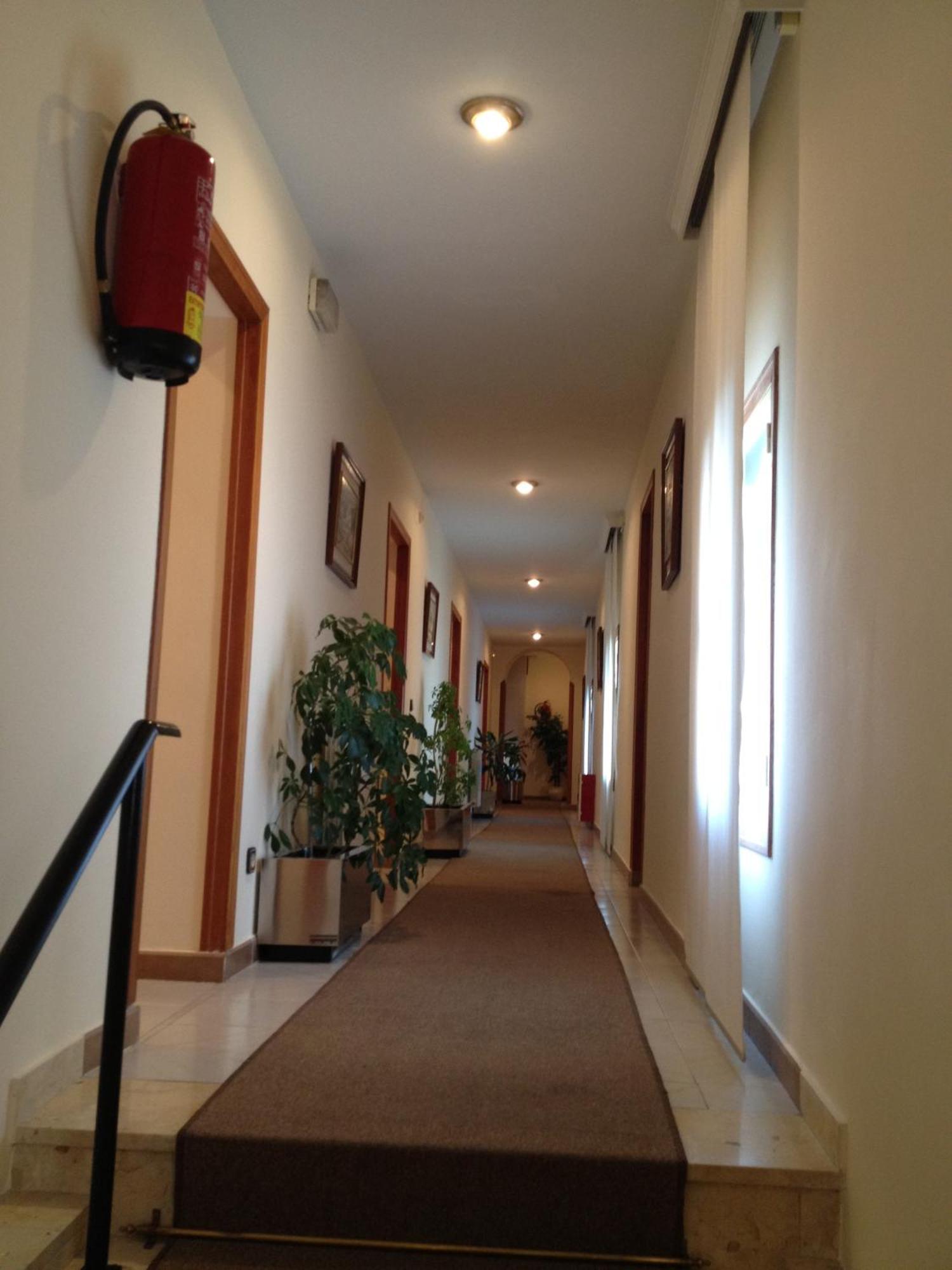 Hostal Cervantes Valdemoro Exterior photo