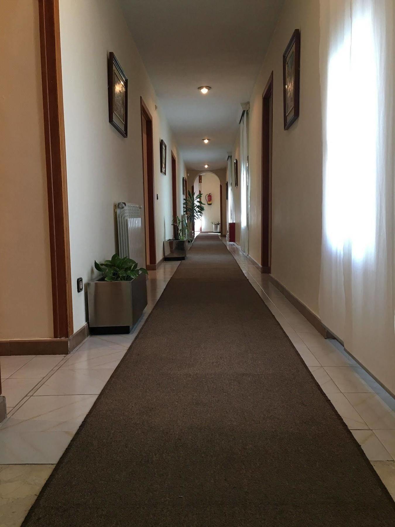 Hostal Cervantes Valdemoro Exterior photo
